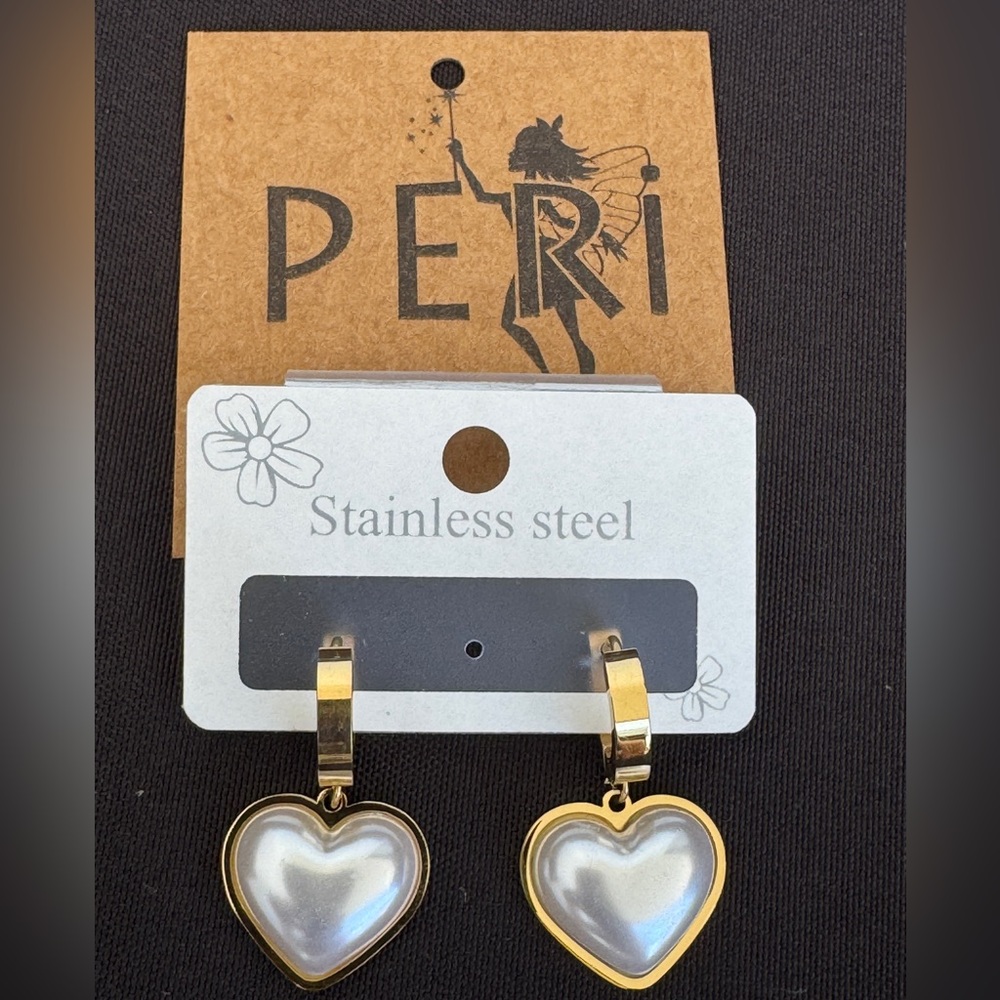 PERI’S Gold Pearl Earrings - Picture 3 of 5